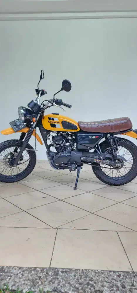 Kawasaki W175TR kuning barang simpanan antik atas nama sendiri