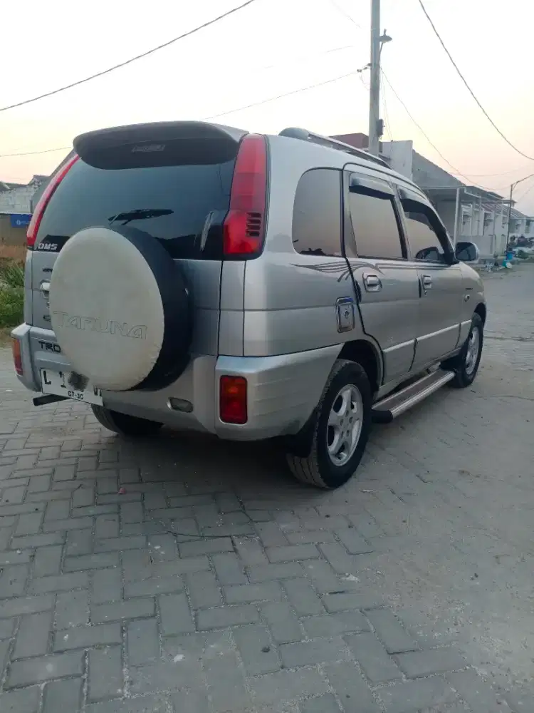 Dijual mobil pribadi taruna tipe CSR 2001