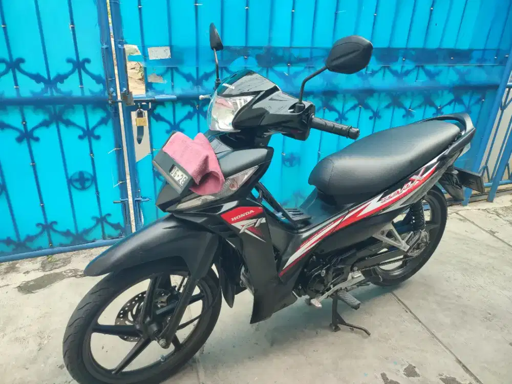 Dijual Honda Revo X 2023/2022 Hitam Terawat