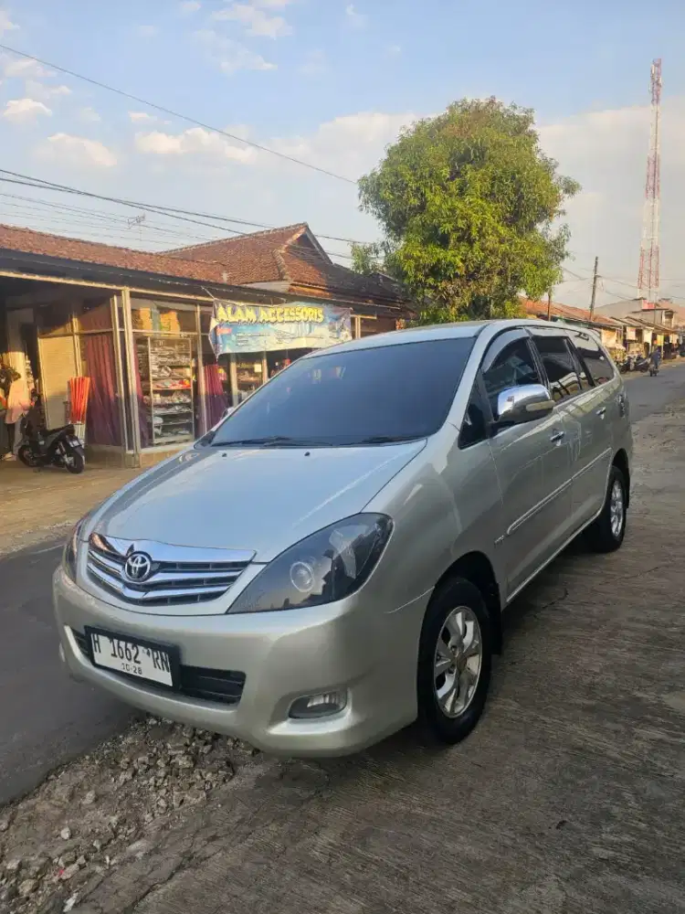 Toyota Innova Bensin Type V 2010