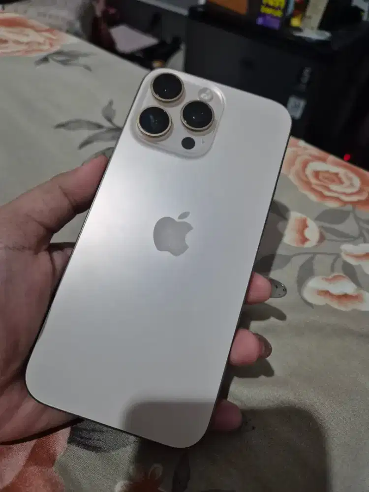 Jual iphone 16 promax gold