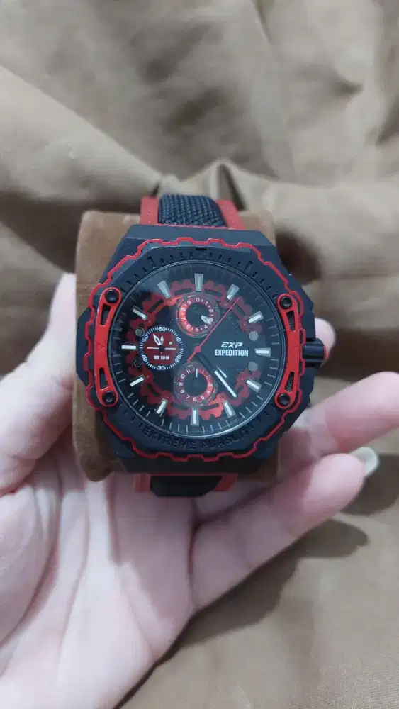 Expedition E 6824 MC murah