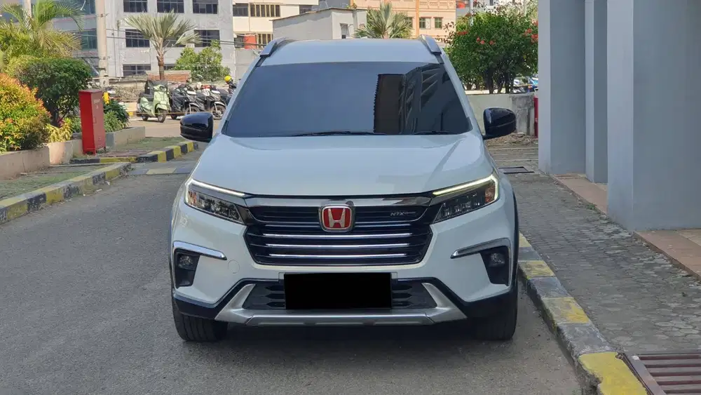 Honda BR-V N7X Prestige 1.5 Non Sensing AT Gress Low KM Record