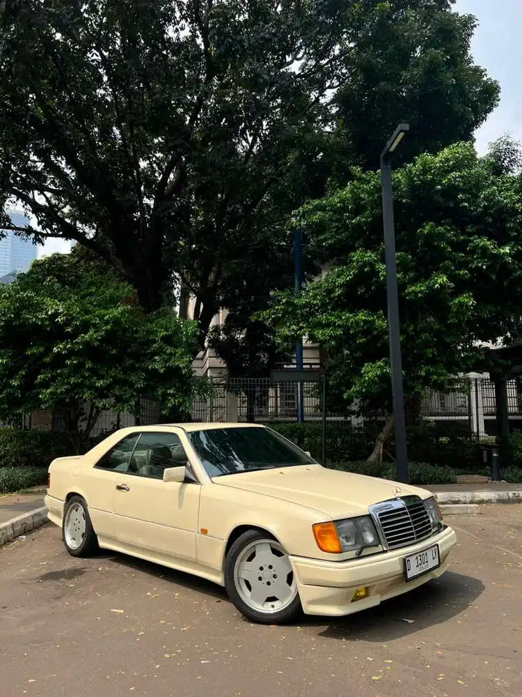 Mercedes-Benz E300 1989 Bensin