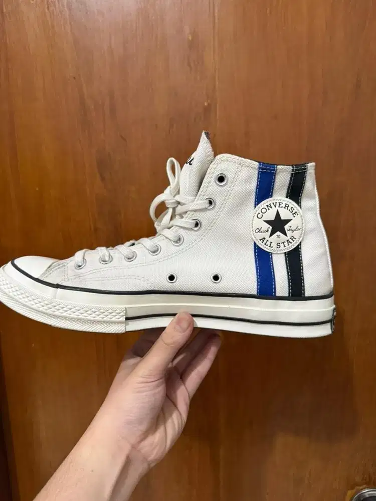Sepatu Converse Chuck