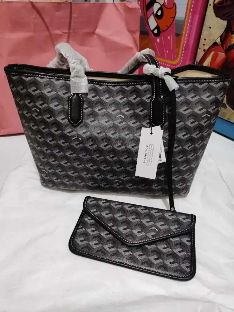 Russo Medium Tote Bag Official Christy Ng