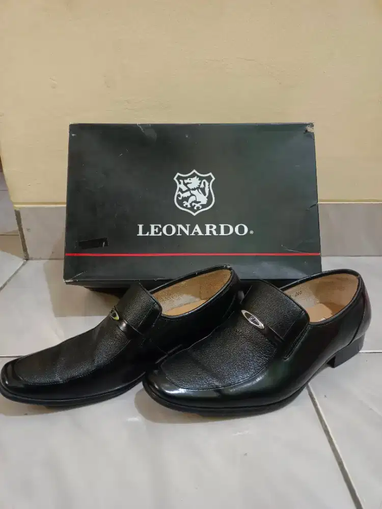 SEPATU PENTOPEL Leonardo