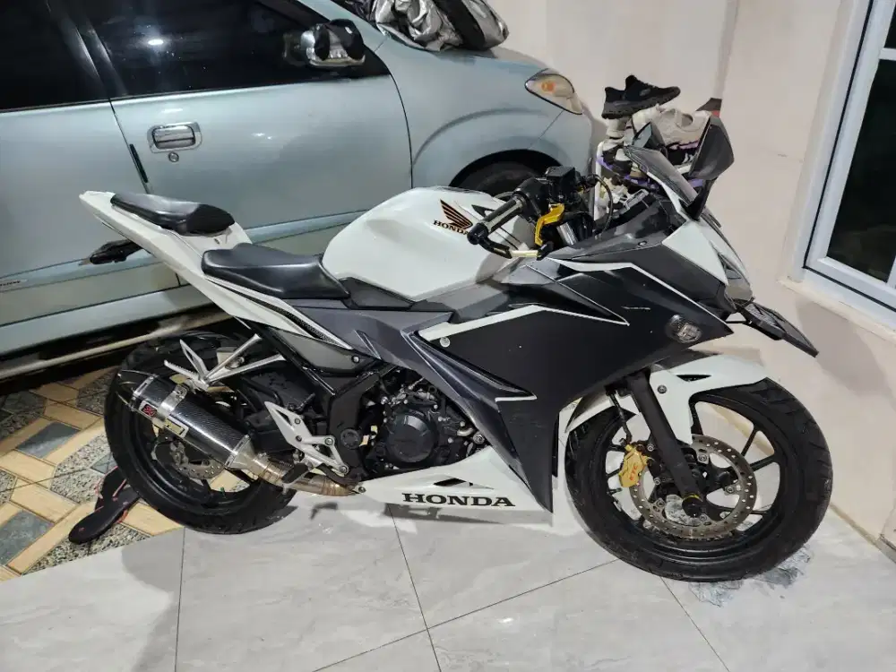 Honda CBR 2016.