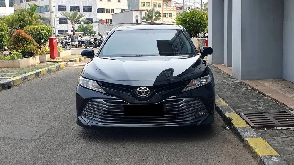 Toyota Camry 2.5 V Sunroof AT Hitam Metalik NIK 2020 Low KM Record