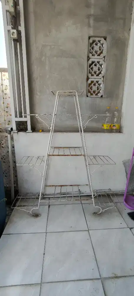 Rak Tanaman Cantik