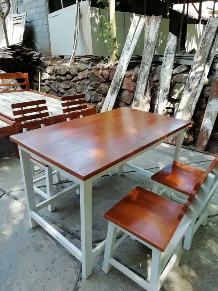 Set meja kursi untuk usaha