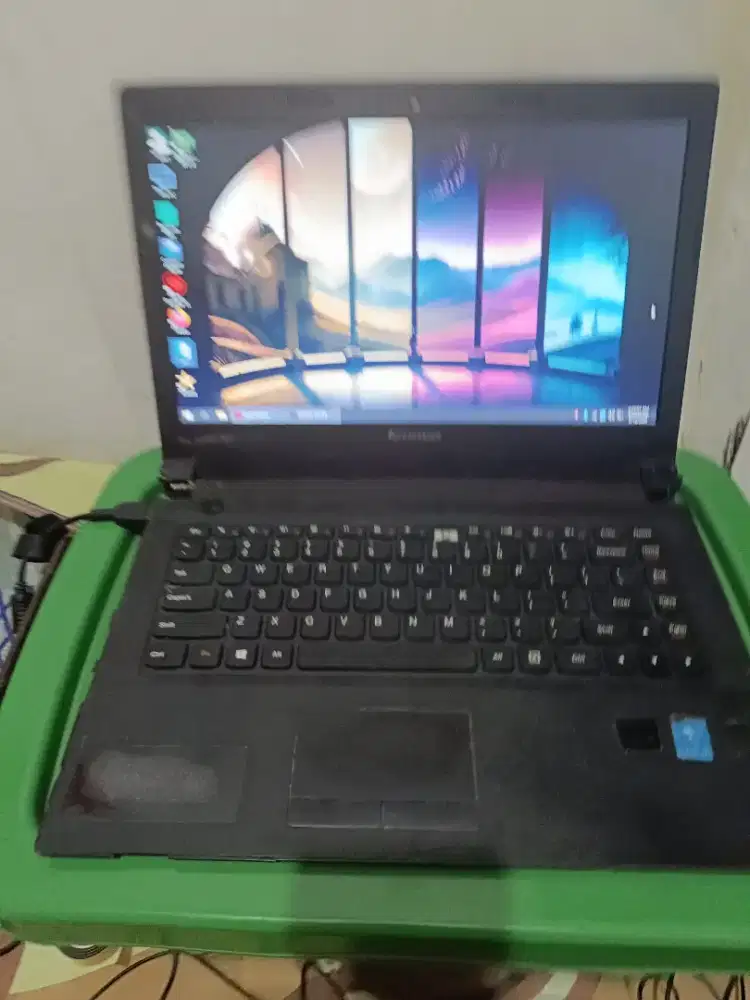 Lenovo B40-80 i3 gen 5 dual vga AMD Radeon R5 m330