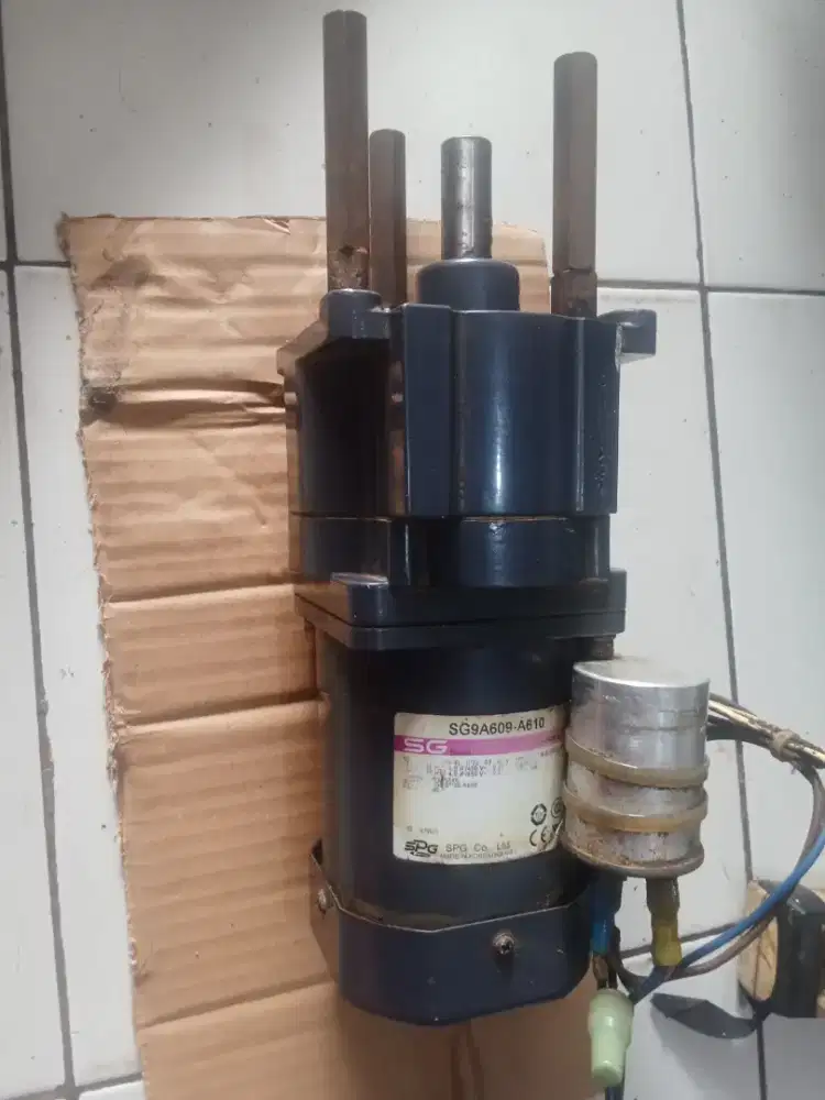 Motor gearbox 220 v