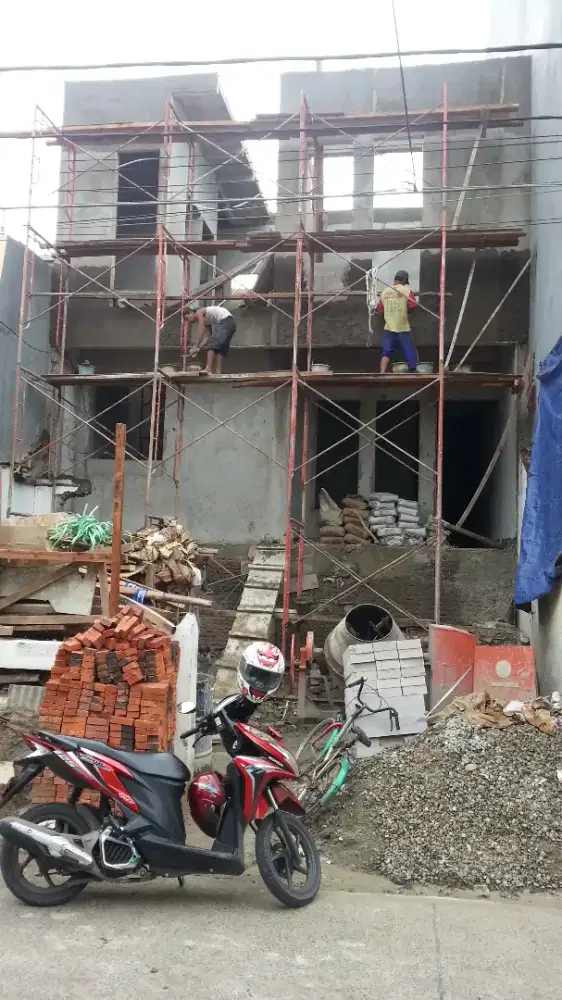 TUKANG BANGUNAN BORONGAN ATAU HARIAN