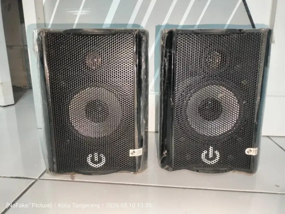 Speaker Crimson normal baru pakai kondisi mulus masih dibungkus