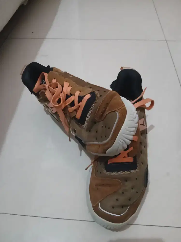 Sepatu kets  basket Jordan original