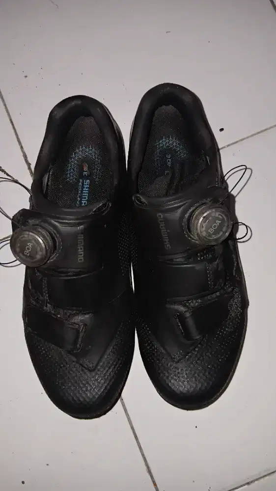 Sepatu cleat Shimano Rc 5
