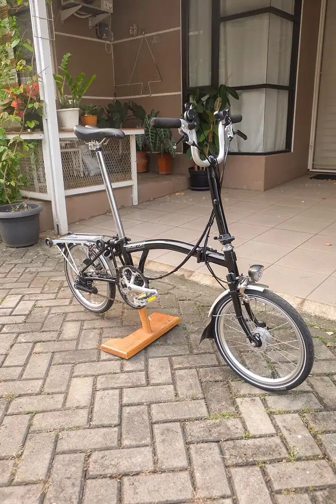Brompton M6R Black 2015 With Dynamo Light