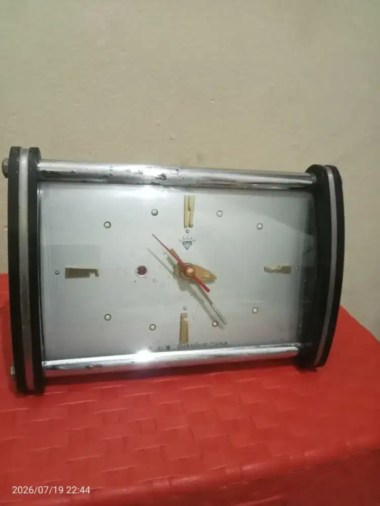 Jam weker cocok untuk pajangan