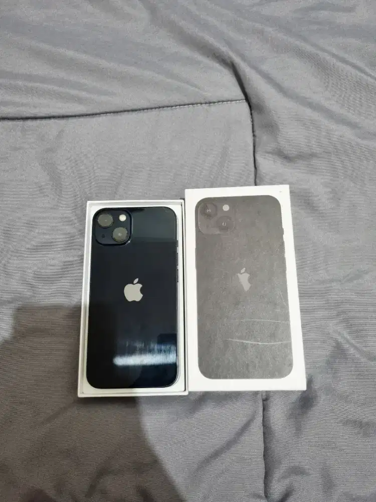 iPhone 13 128GB midnight