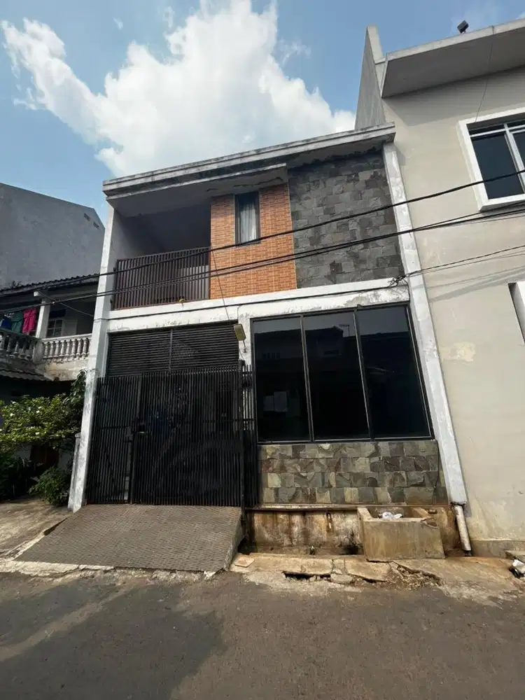 Dijual Rumah 2 Lantai Strategis di Permata Cimahi- siap huni