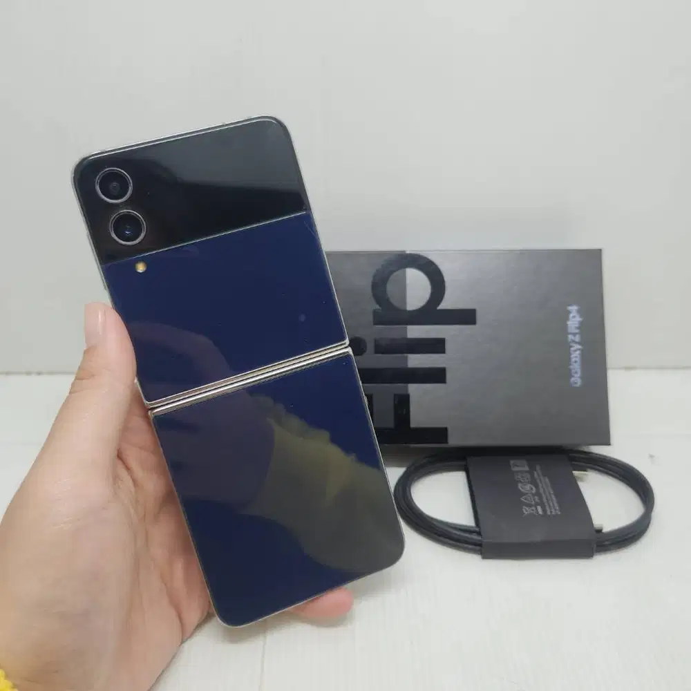 HOT SALE! SAMSUNG GALAXY Z FLIP 4 5G 8/256 BESPOKE EDITION FULLSET SEI