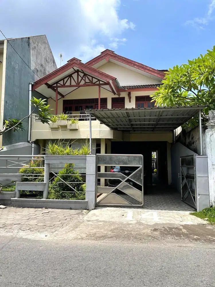 Rumah Induk dan Kos Strategis dekat Jalan Taman Siswa