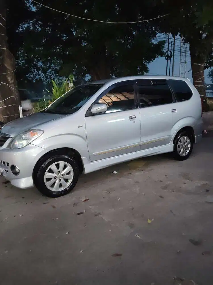 Toyota Avanza 2010 Bensin