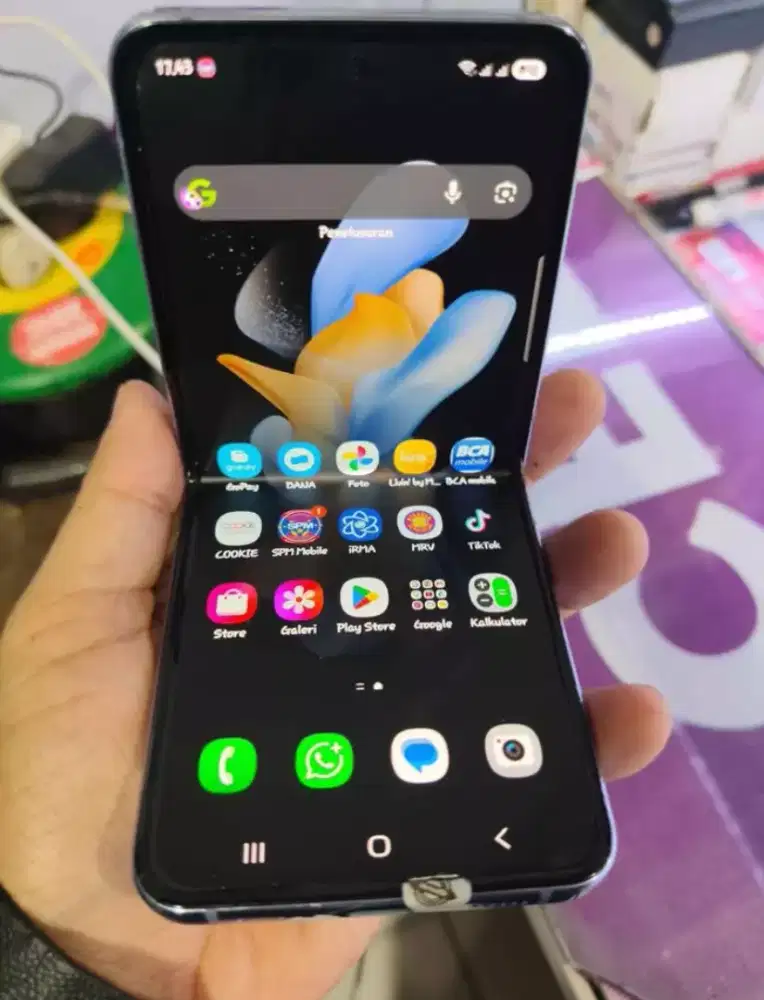 Nyari TT Samsung z flip 5 (Samsung z flip 4 8/256gb)