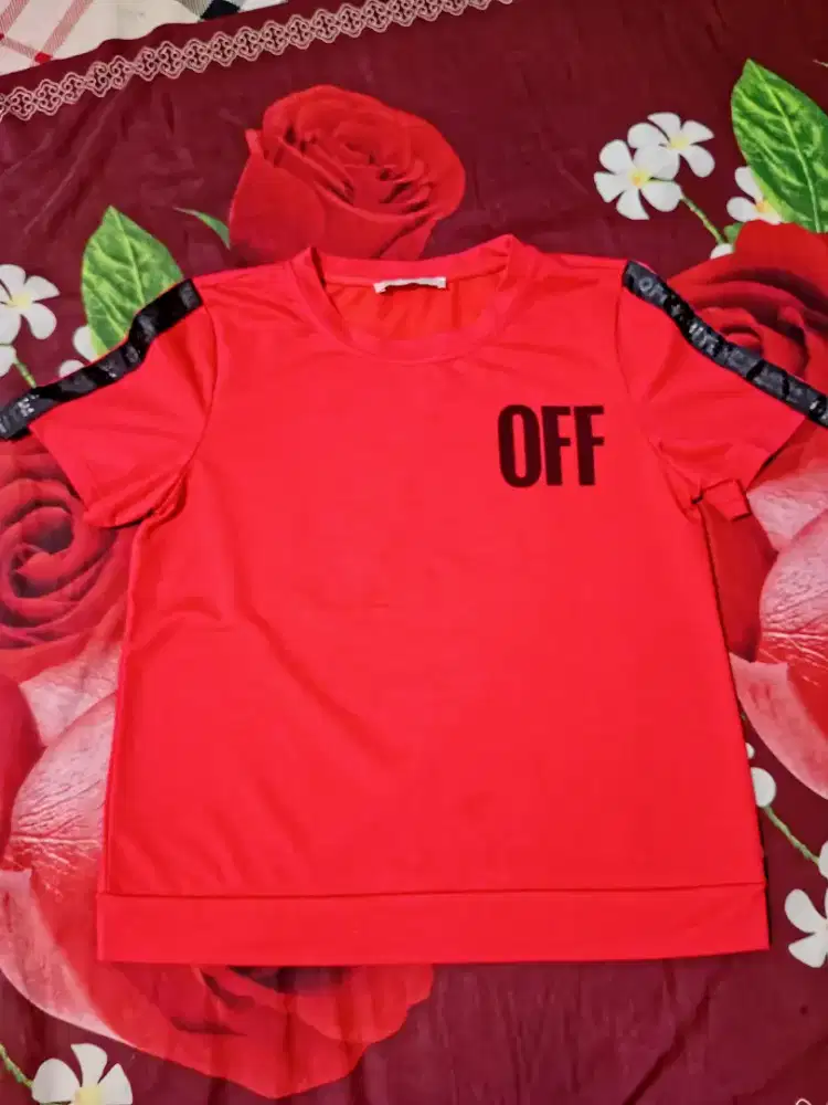 Kaos Pria dan wanita .Kaos Off White Red Rose Fashion Pria Trend