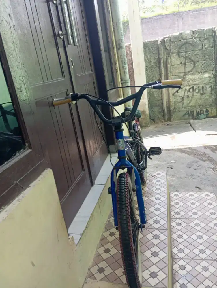 Di jual sepeda BMX merek wimcycle