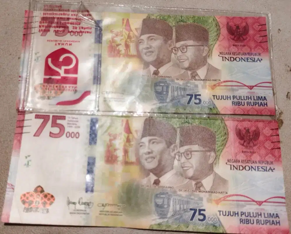 Di jual uang kertas 75 ribu 2 lembar
