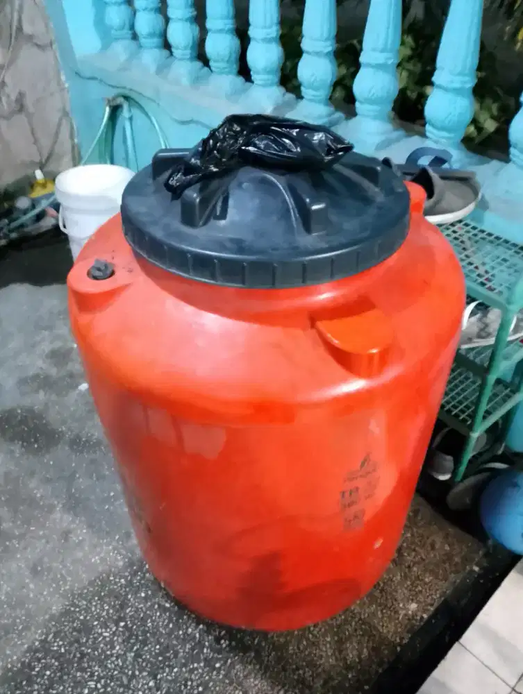 Toren 300 liter merk penguin tebal5 murah