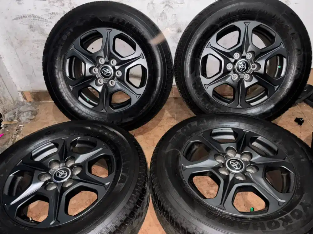 di jual velg LC 300 VX-R 4×4 AT ring 18 original ban yokohama