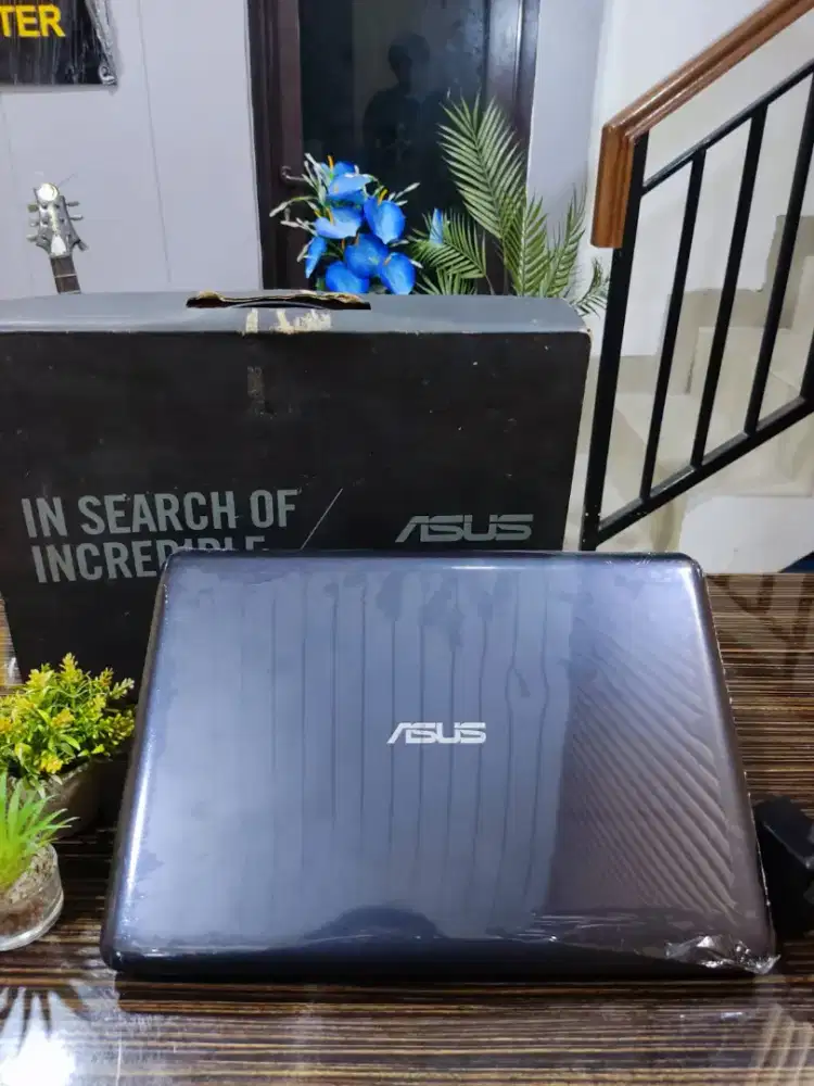 Laptop ASUS VIVOBOOK E14 E402Y SLIM2 [SSD]