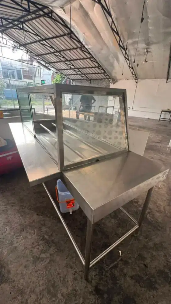 Etalase salad dan freezer 1020L