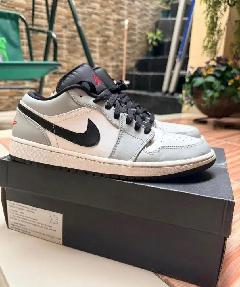 Sepatu jordan low smoke grey