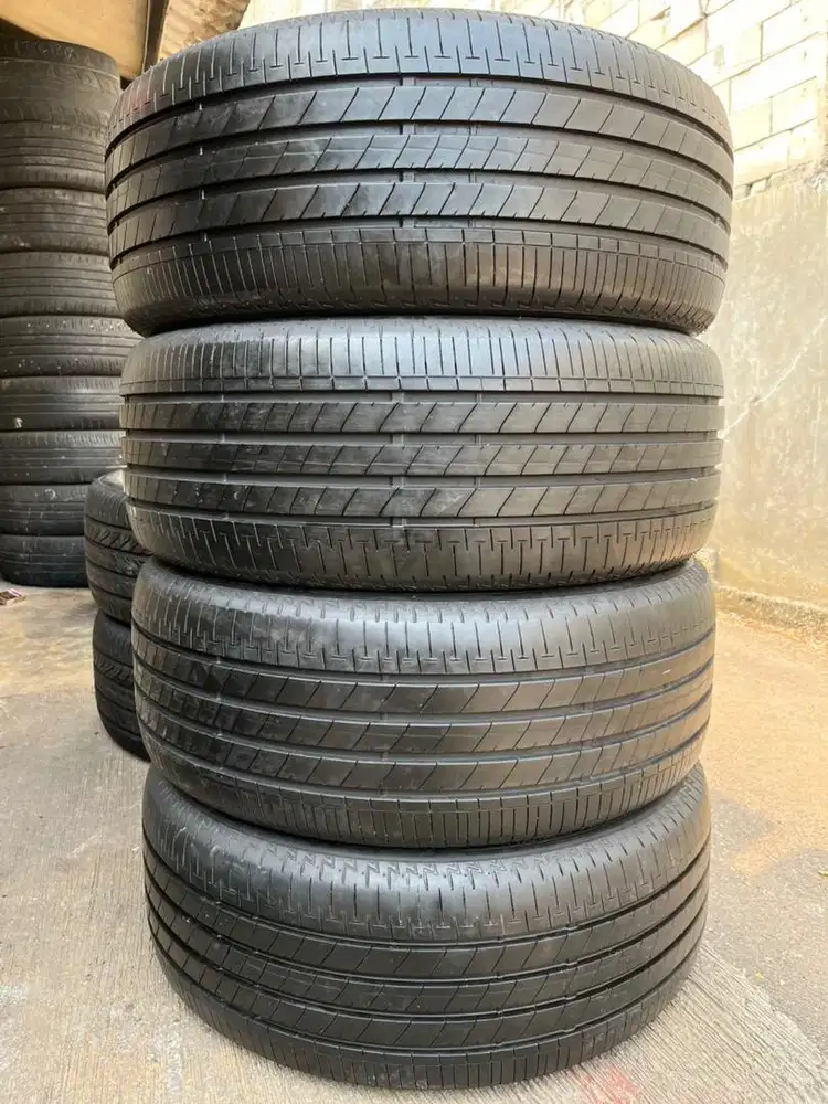Ban 215/45/18 Bridgestone Turanza T005A (Japan)
