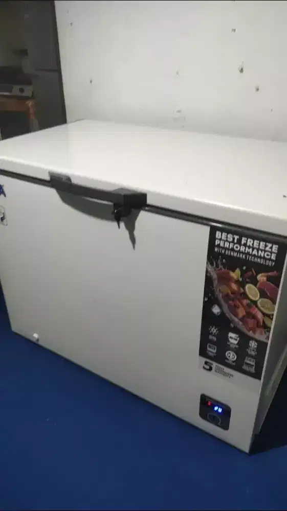 Frezeer box gea 318L