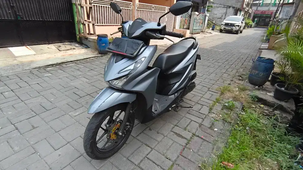 Beat deluxe 2025 silver syadhu