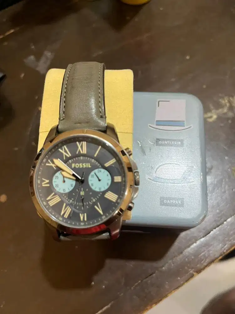 Fossil FS5183 Grant Chronograph Gunmetal Dial Gray Leather Strap Watch