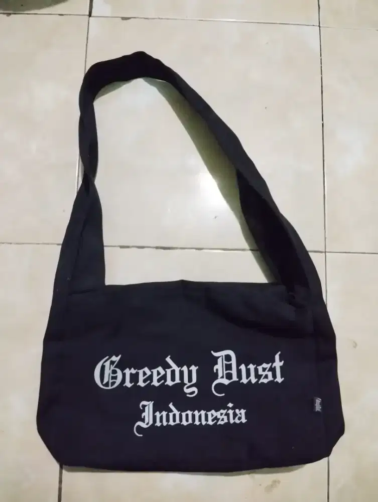 Greedy Dust Slingbag vol.1