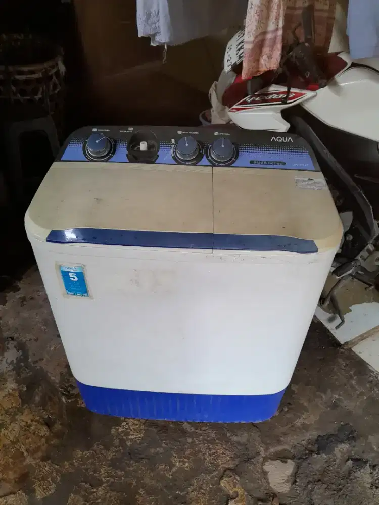 MESIN CUCI AQUA