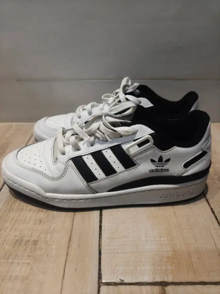 Preloved Sepatu pria Adidas Forum Low original, size 44