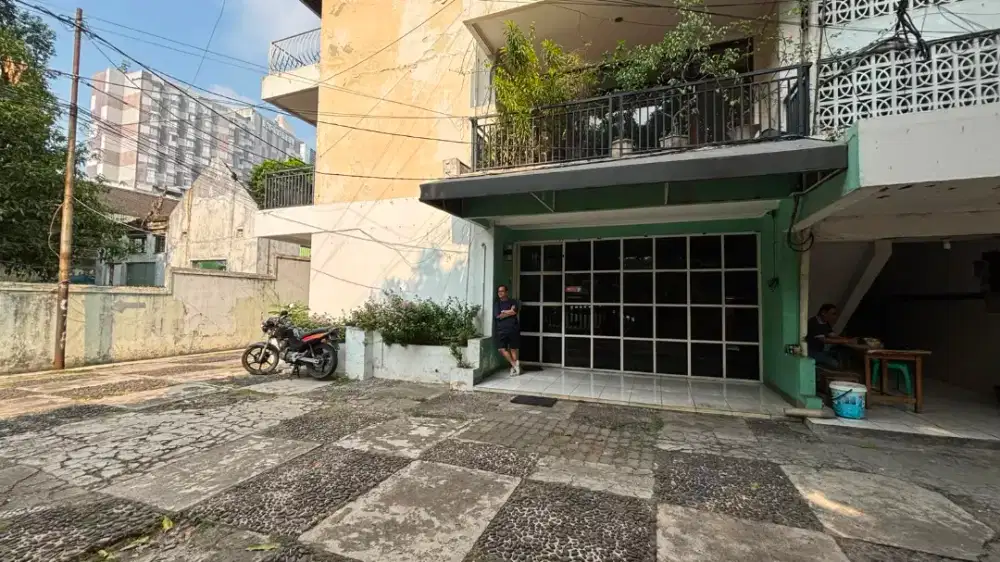 DISEWAKAN RUKAN (RUMAH KANTOR) DI CIKINI, MENTENG