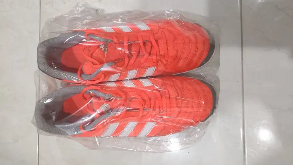 Sepatu Futsal Adidas Sala (Red)
