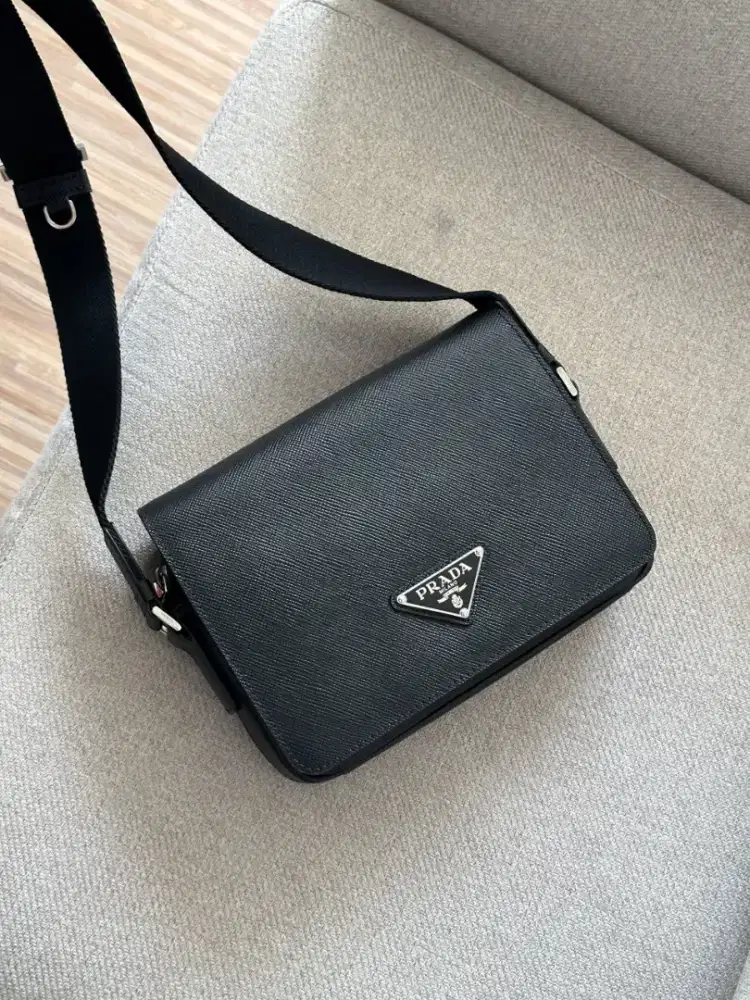 Preloved Prada Safiano Tas Pria