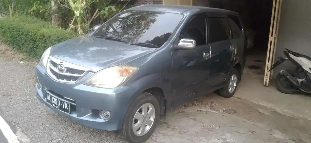 Daihatsu Xenia 2011 Bensin