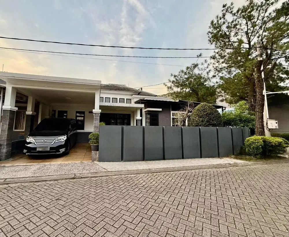 Di jual rumah posisi hook di cluster terdepan di cibubur country