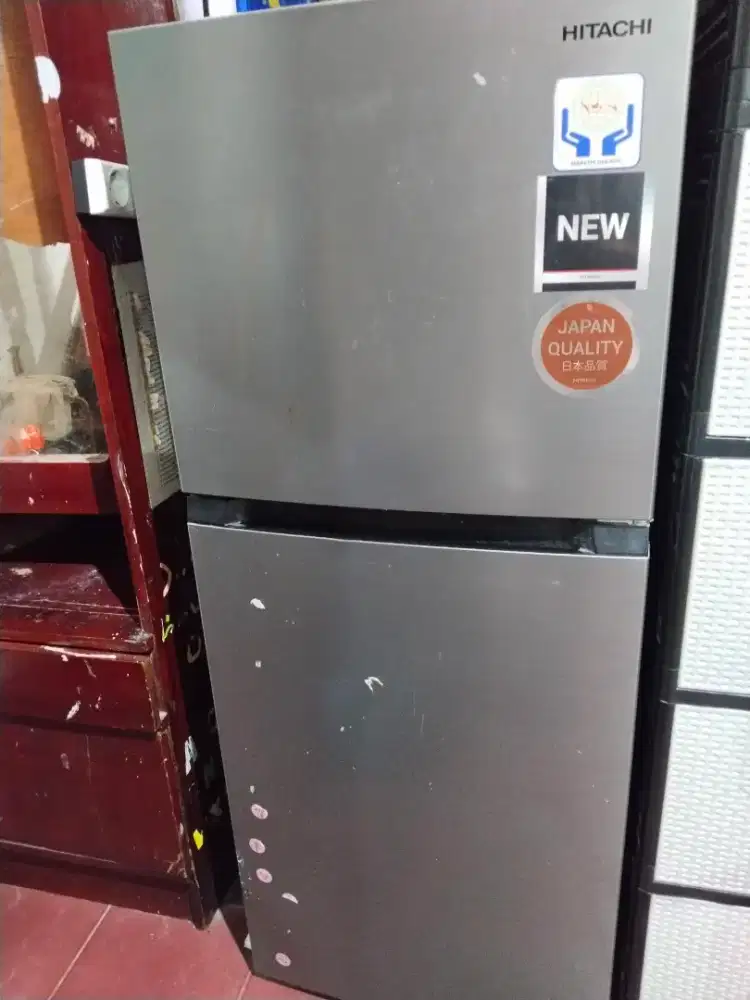 Kulkas Hitachi bekas